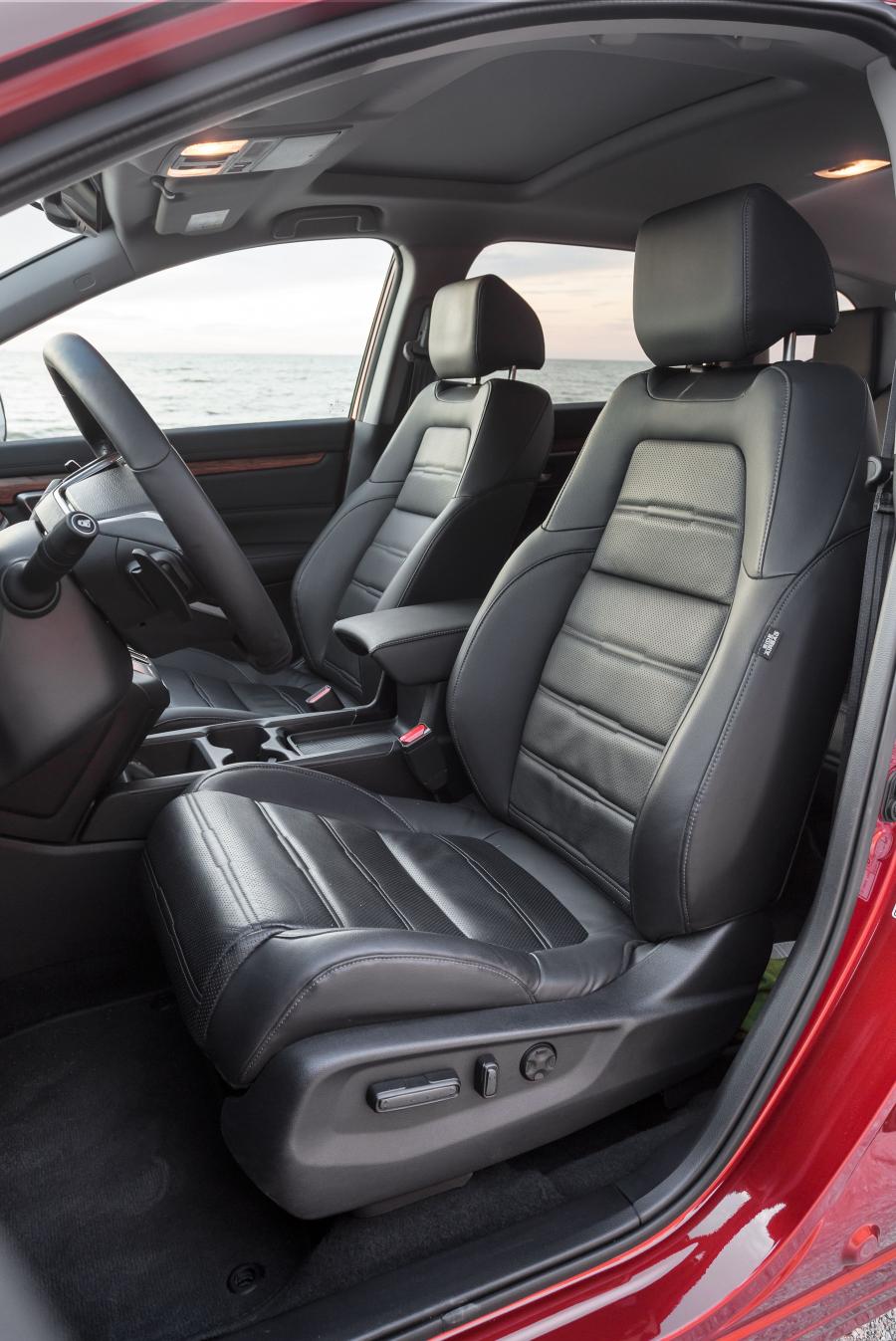 Интерьер Honda CR-V 2017 года  (WW) (фото 65 из 65)